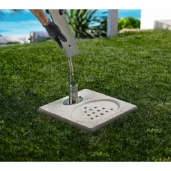 Base in Cemento Bianco Perforata con Griglia di Scarico per Fontane Ground Aquapoint