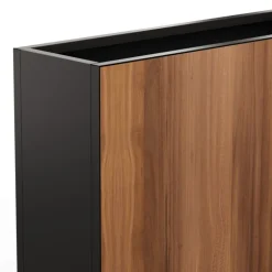 Fioriera Alta Herstera DECO PLANTER DIVIDER 40 in Metallo colore Nero e Pannello Effetto Legno 120x40x80 cm