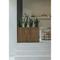 Fioriera Alta Herstera DECO PLANTER DIVIDER 40 in Metallo colore Nero e Legno 100x40x80 cm